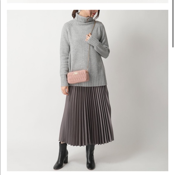 Miu Miu Jewelled Logo Matelasse Crossbody Pink Bag - Picture 12 of 13